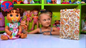✔ Кукла и Ярослава открывают Киндер Сюрпризы   Живая игрушка для детей. Doll Alive. ✔