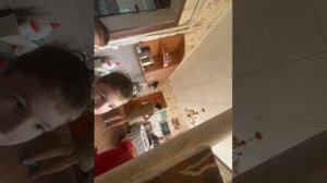 Эй с буквой о проходит испытания на стене