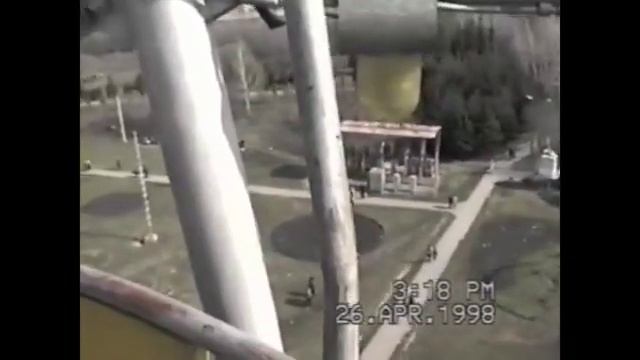 Добрый, помогите, пожалуйста, найти песню с VHS ниже