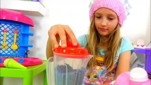 Polina make ice cream for her friends