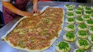 Пельмени с зеленым луком ручной лепки, рулетики с мясом и тмином, блинчики с зеленым луком
