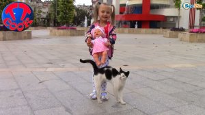 Кукла Беби Борн и Ярослава на прогулке. Видео для детей. Парк Матрешек Анталия. Baby Born