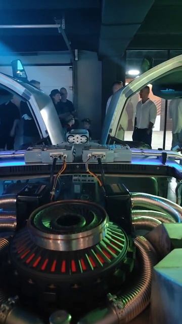 Прогреваем Машину Времени на Презентации Шоу-Рума Mustang-Customs