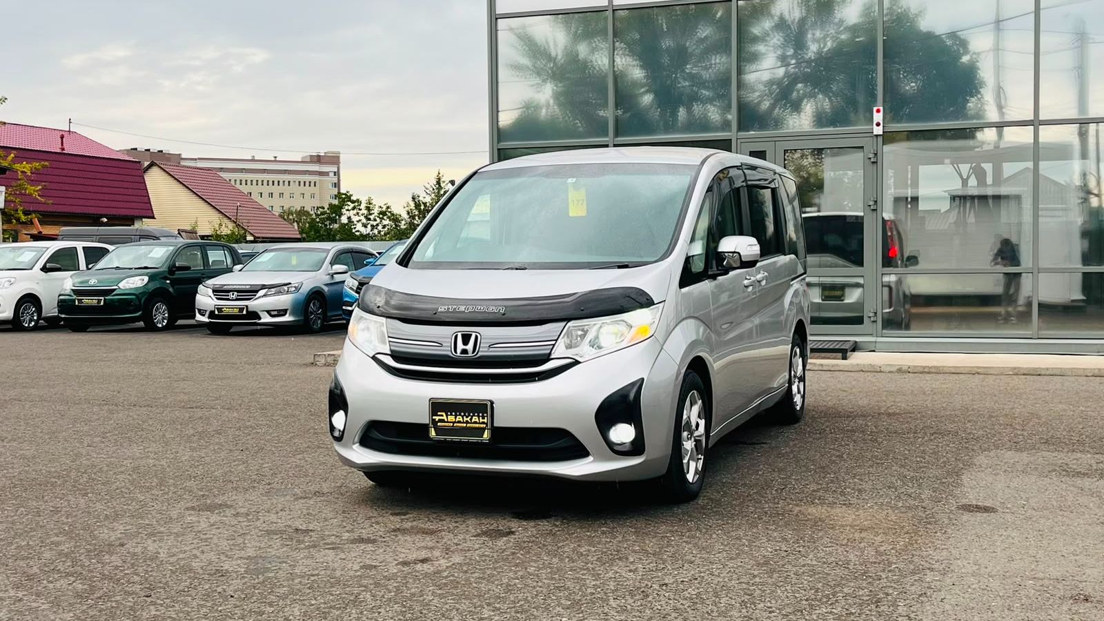 Honda Stepwgn, 2015 год
