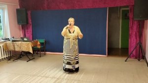 «А ты такой холодный..»🥰Уже посиделки в разгаре😃У деревни праздник😃
