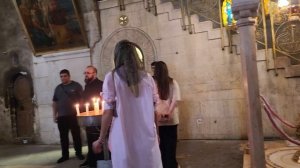 Поздний вечер в Храме Гроба Господня. Сейчас Храм открыт и ночью