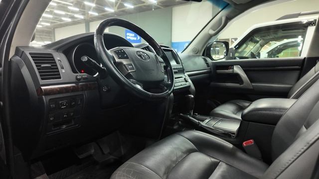 Toyota Land Cruiser 200, 2010