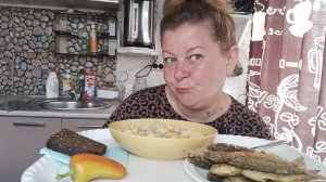 мукбанг/ картошка тушёная/ рыбка жареная/