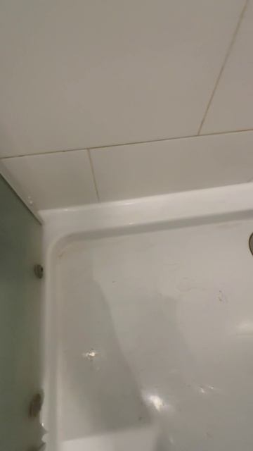Удаление грибка в душевой кабине , герметизация поддона