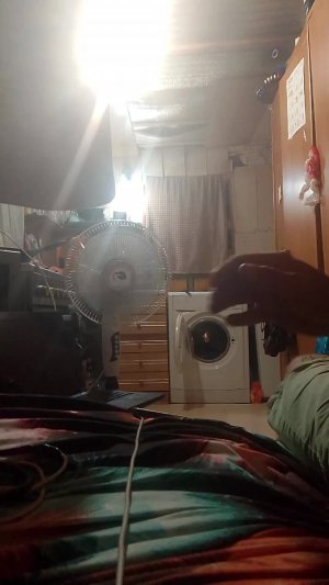 н