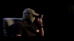 Если свежий огурец положить в бочку с солеными,то через какое-то время он просолится.Это так работае