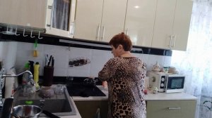 Домашние хлопоты. В теплице катастрофа. Весь день как белка в колесе.