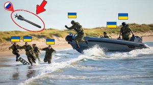 Украинские солдаты прыгают за борт, когда к ним приближается FPV-дроном