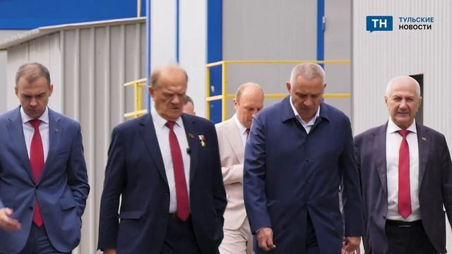 Геннадий Зюганов посетил завод «Полипласт» в Новомосковске