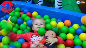 ✔ Кукла Беби Борн и Ярослава в Развлекательном Центре   Doll Baby Born with Yaroslava ✔