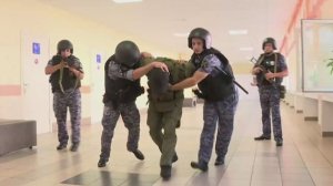 Захват школы и пожар отработали на учениях в гимназии Сочи
