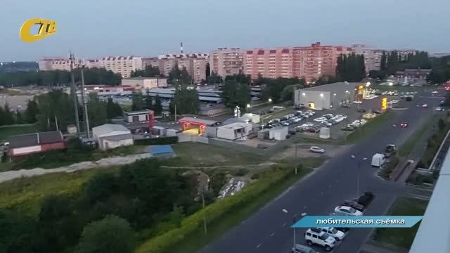 ЖИТЕЛЬНИЦА ЖЕЛЕЗНОГОРСКА ОБРАТИЛА ВНИМАНИЕ НА СВАЛКУ В ОВРАГЕ НЕДАЛЕКО ОТ БЫВШЕГО ЗАВОДА 