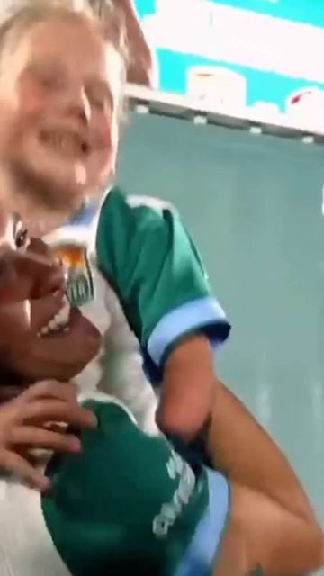 Невероятное внимание к болельщикам #football #футбол