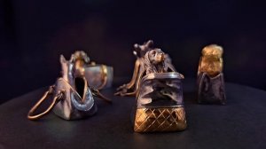 Собачки в сумочках. Набор ювелирных сувениров.