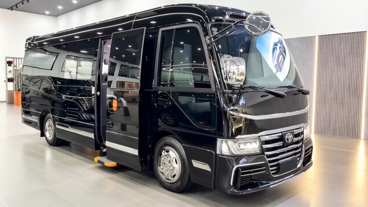 Toyota Coaster 2026 года — 10 местный VIP-микроавтобус класса Premium! Обзор автомобиля