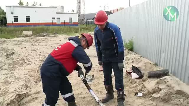 В микрорайоне Иртыш-2 завершают монтаж резервной линии