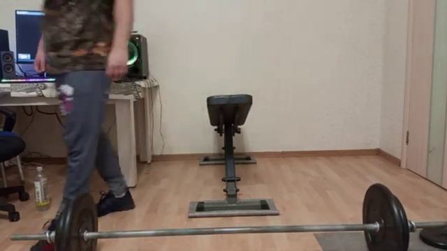 Тяга штанги 60 кг на скамье, 320 повторений за тренировку!