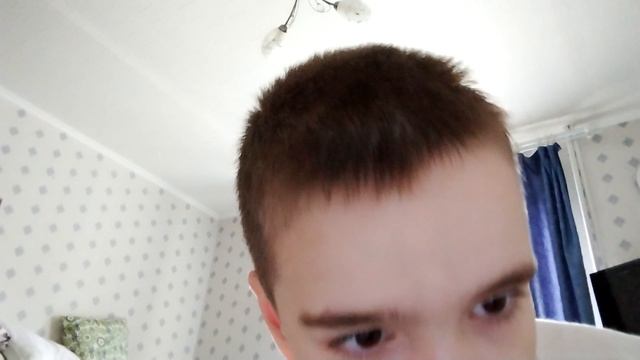 делаем дерьмовый шалаш из подушек и одеял