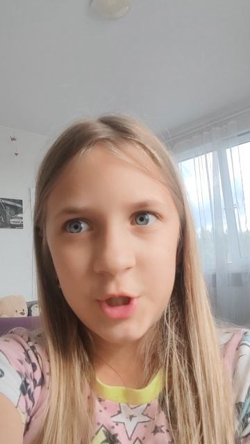 Я не хочу ничего снимать больше она меня достала