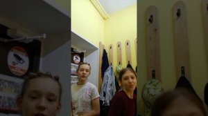 мы танцуем с друзьями в лагере амеся самый классный лагерь передаю своим друзьям привет тем кто из