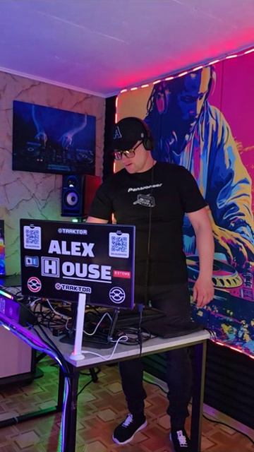 TECH HOUSE #18