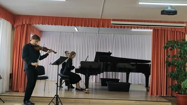Р. Шуман. «Сказочные картинки» N2 для альта и фортепиано