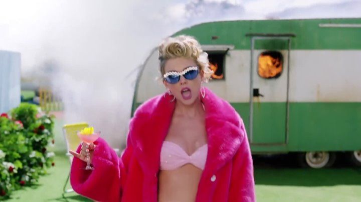 Taylor Swift - You Need To Calm Down