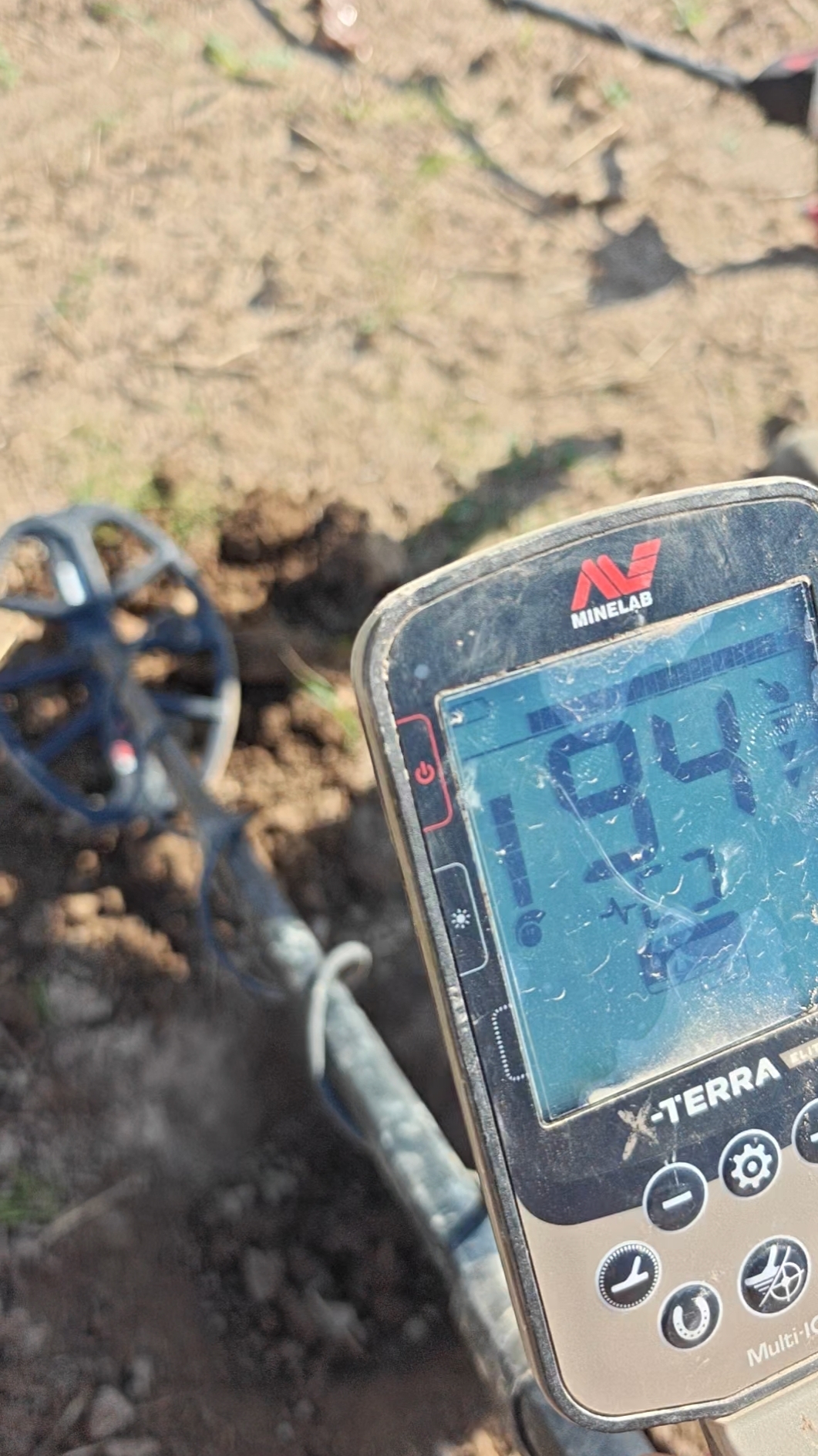 Сигнал 93-94! Что он нам сулит? #trending #metaldetecting #металлоискатель #minelab #коп #поиск