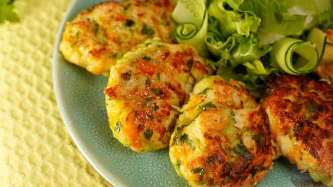 Рубленые куриные котлеты с кабачком