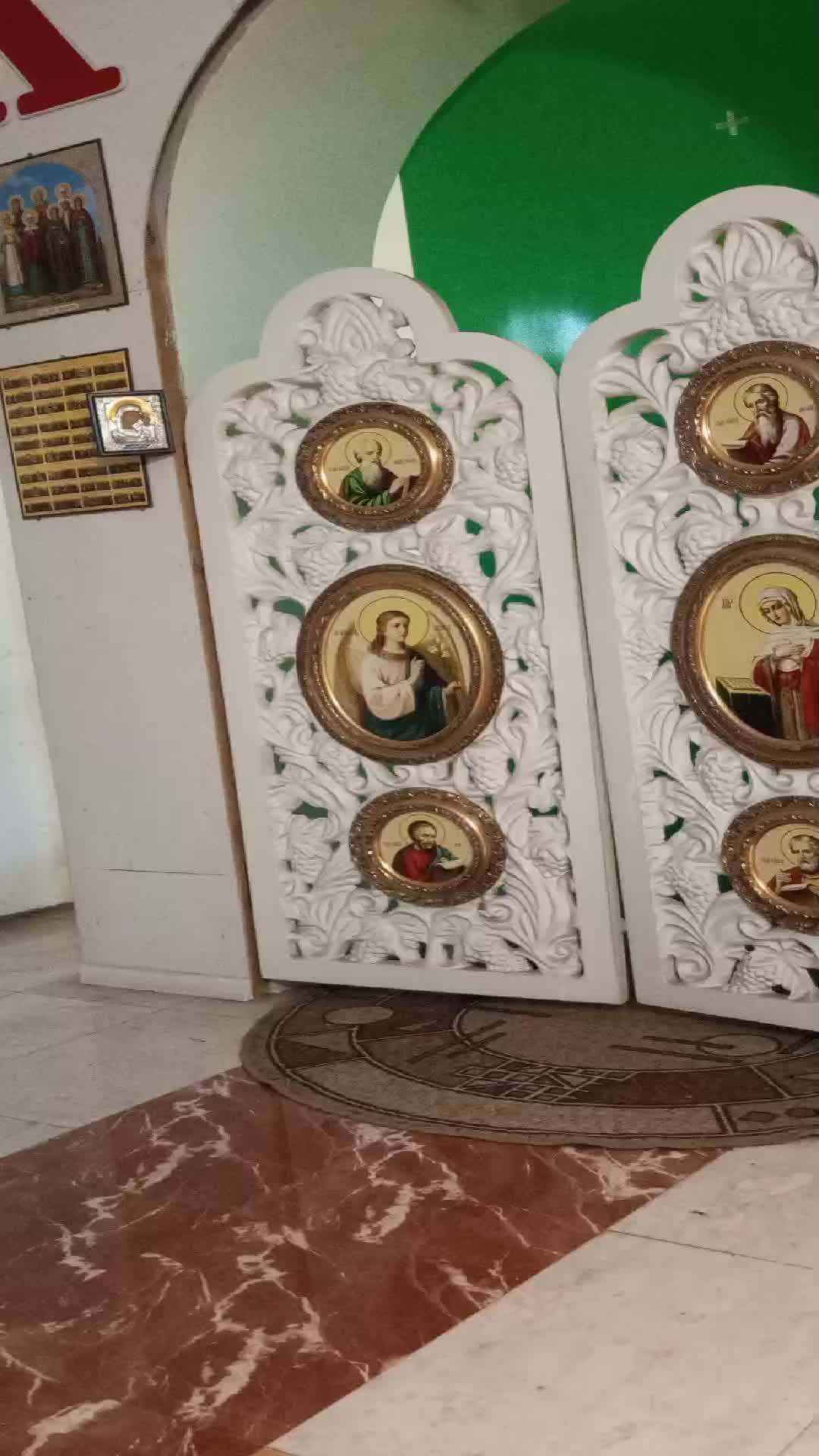 Божественная служба в храме Святой Троицы