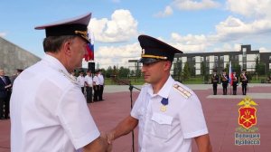 В Кузбассе 50 молодых полицейских приняли присягу в преддверии Дня Государственного флага РФ