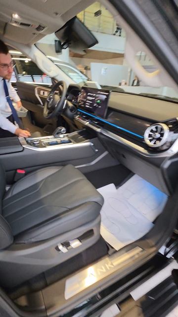 🚙⚡️ Tank 400 Hybrid в салоне: по документам 299 сил, по факту — 394