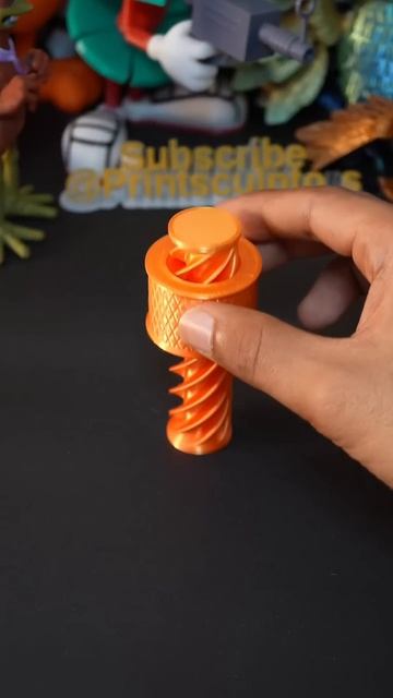 Напечатанная на 3D-принтере спиральная игрушка-антистресс (вихрь).