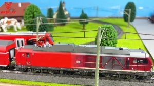 Игрушечные поезда для детей 🚂 Красный поезд спешит на помощь!
