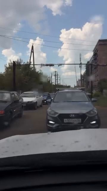 Добрый день, из за ремонта моста, многие «персонажи» ездят по встречке по Яицкой и Черепановых,