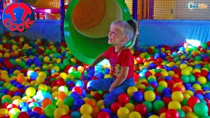 VLOG Ярослава в Развлекательном Центре Игровая Детская Комната Amusement Center Kids Playr