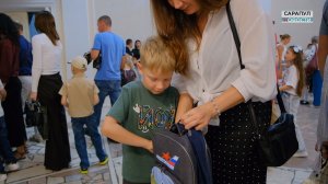 БУДУЩИМ ПЕРВОКЛАССНИКАМ САРАПУЛА ВРУЧИЛИ РАНЦЫ