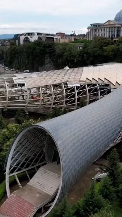 В Тбилиси демонтируют “проект Саакашвили”