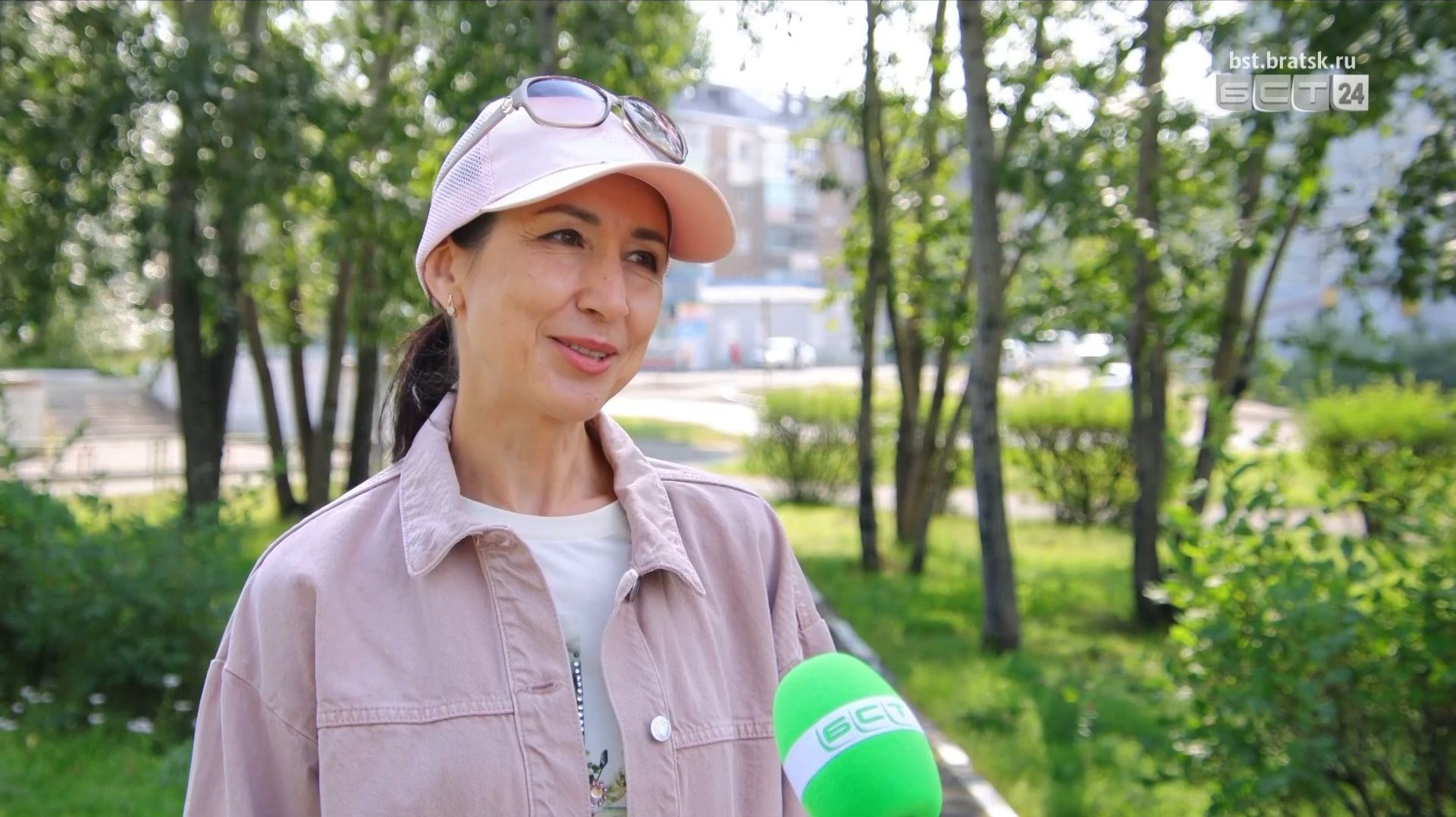 Тренер по йоге приглашает на «Большую разминку»