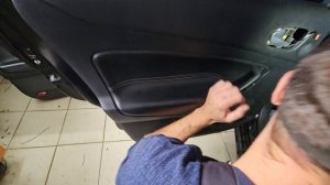 Как снять заднюю дверную карту, обшивку двери Форд Мондео 4 2006 2007 2008 2009 2010 2011 2012 2013