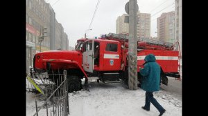 Урал в столб. Спас людей, а они сбежали.