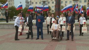 В Серпухове, в преддверии Дня флага, юным жителям вручили паспорта