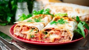 ДОМАШНЯЯ ШАУРМА С ПОМИДОРАМИ И СЫРОМ