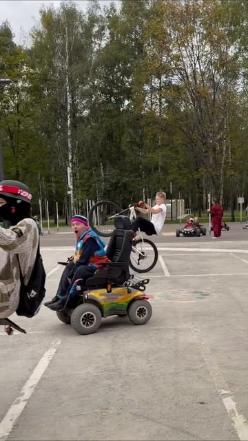 На колесах / On wheels 👍 
#велосипед #ВикторСчастливый #инвалид #благодарность #мечта #счастье