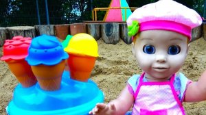 Baby Alive learning colors with colored ice cream